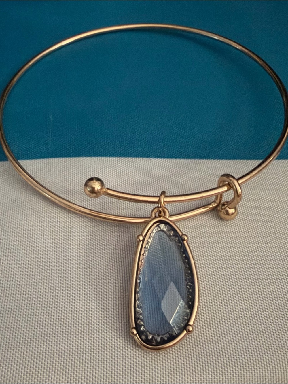 Four Expandable Wire Bracelets - Picture 6 of 8